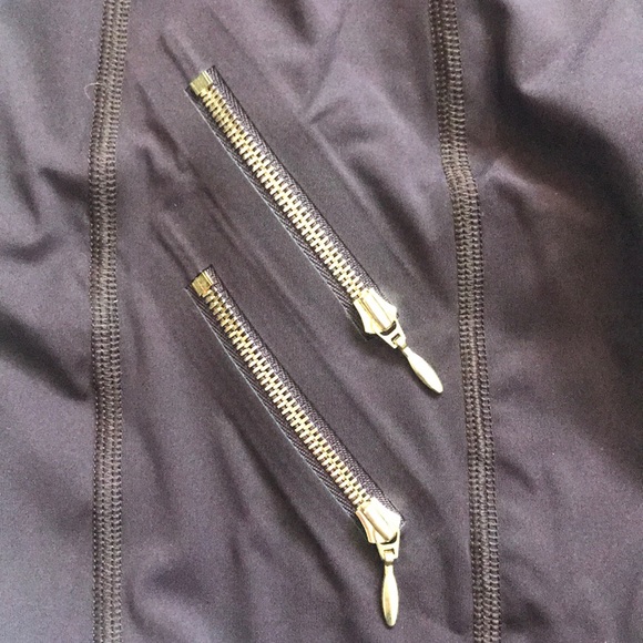 Fierce + Regal The Zippered Capri - Picture 6 of 7